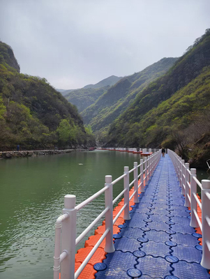 水上浮桥